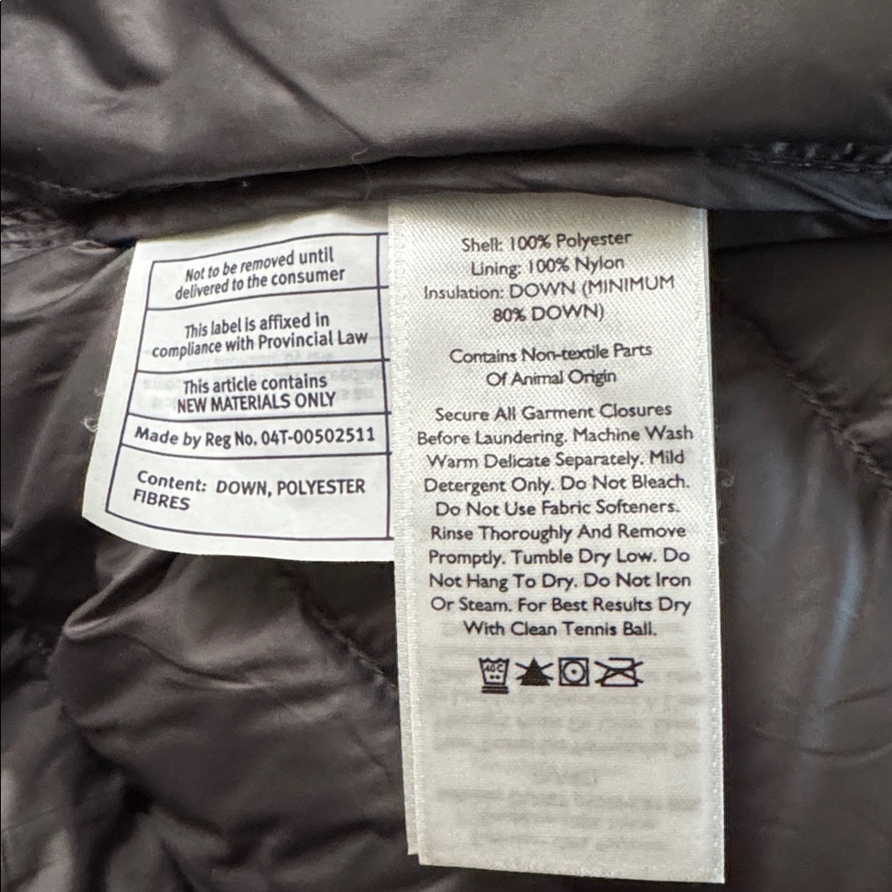 Eddie Bauer Men's Dark Navy Puffer Vest - Picture 5 of 6